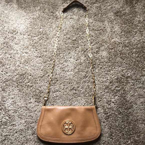 Tory Burch Handbags - (Tory Burch) crossbody with gold chain